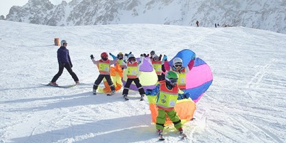 Hotels an der Piste - Skiraum: versperrbar - Skigebiet Nauders - Valrunzhof direkt am Seilbahncenter 