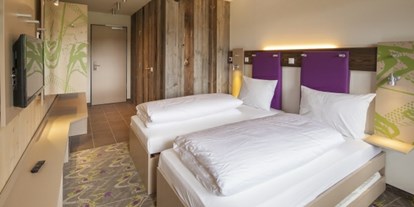 Hotels an der Piste - Skikurs direkt beim Hotel: für Erwachsene - Allgäu - Zimmer - Explorer Hotel Oberstdorf