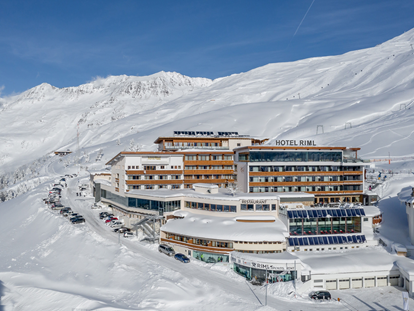 Hotels an der Piste - Hotel-Schwerpunkt: Skifahren & Kulinarik - Schnals - Frontaufnahme Hotel - SKI | GOLF | WELLNESS Hotel Riml ****s