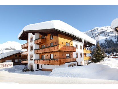 Hotels an der Piste - Skiraum: vorhanden - Lech - Hotel Eingang - Hotel Anemone