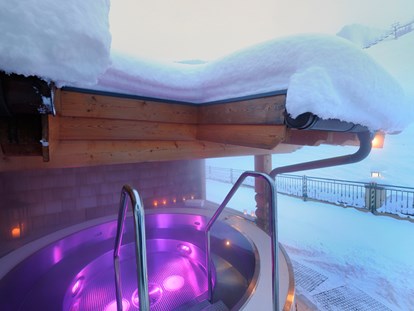 Hotels an der Piste - Pongau - einziger outdoor Whirlpool in Zauchensee - **** Hotel Alpenrose Zauchensee