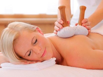 Hotels an der Piste - Wellnessbereich - Filzmoos (Filzmoos) - regenerierende Massagen nach sportlicher Aktivität - **** Hotel Alpenrose Zauchensee
