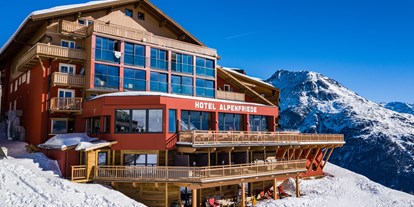 Hotels an der Piste - Sonnenterrasse - Skigebiet Sölden - Aussenansicht Hotel - Hotel Alpenfriede