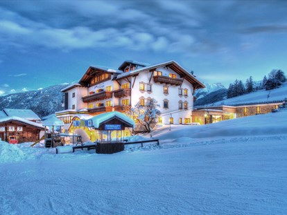 Hotels an der Piste - Hotel-Schwerpunkt: Skifahren & Wellness - Serfaus - © Archiv Hotel Panorama - Hotel Panorama