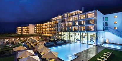 Hotels an der Piste - Pools: Innenpool - Skigebiet KitzSki Kitzbühel Kirchberg - Kempinski Hotel Das Tirol