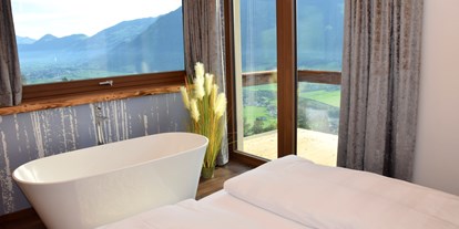 Hotels an der Piste - Hotel-Schwerpunkt: Skifahren & Familie - Ski-Optimal Hochzillertal Kaltenbach - Alpinloft Goldsun Masterbedroom - Chalets & Apartments Wachterhof