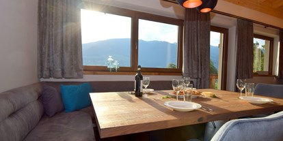 Hotels an der Piste - Ski-Optimal Hochzillertal Kaltenbach - Wohnzimmer - Chalets & Apartments Wachterhof