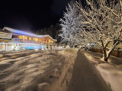 Hotels an der Piste - Hotel-Schwerpunkt: Skifahren & Familie - Dienten am Hochkönig - ALL INCLUSIVE Hotel DIE SONNE