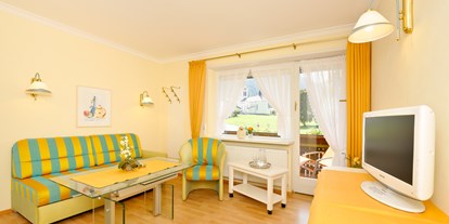 Hotels an der Piste - Sonnenterrasse - Faschina - Beispiel Appartement Aurikel 107 - Almhof Rupp - das Genießerhotel