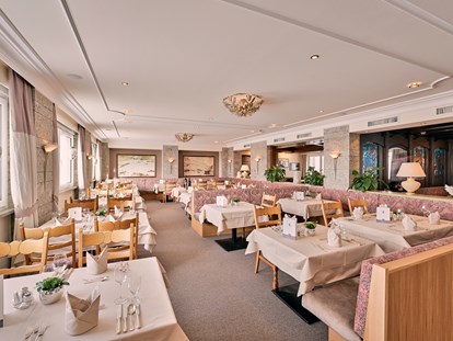 Hotels an der Piste - Wellnessbereich - Hirschegg (Mittelberg) - Hotelrestaurant - Hotel Enzian