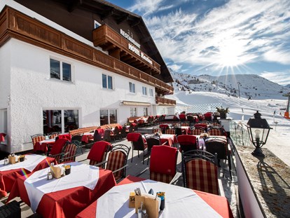 Hotels an der Piste - Hotel-Schwerpunkt: Skifahren & Familie - Gargellen - Sonnenterrasse - Hotel Enzian