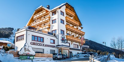 Hotels an der Piste - Ladestation Elektroauto - Skigebiet Katschberg - Hotel-Außenansicht - Grizzly Sport & Motorrad Resort