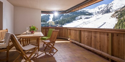 Hotels an der Piste - Skiraum: Skispinde - Achenkirch - Pistenblick | Familiensuite Kohlstatt - ****Hotel Almhof