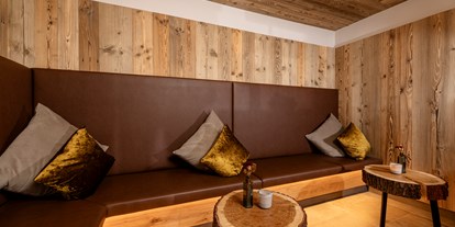 Hotels an der Piste - Hotel-Schwerpunkt: Skifahren & Ruhe - Sitzecke bei der Teebar im Wellnessbereich - Hotel Der Rindererhof