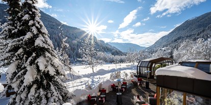 Hotels an der Piste - Ski-In Ski-Out - Kärnten - Blick auf unsere Sonnenterrasse  - Genusshotel Almrausch