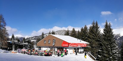 Hotels an der Piste - Skiservice: Skireparatur - Skigebiet Bad Kleinkirchheim - Unsere Skihütte "Strohsackhütte" an der Talstation Strohsackbahn - Genusshotel Almrausch