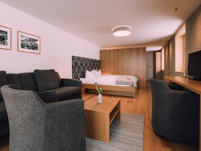 Hotels an der Piste - Preisniveau: gehoben - Hirschegg (Mittelberg) - Familienzimmer Komfort - Das Naturhotel Chesa Valisa****s