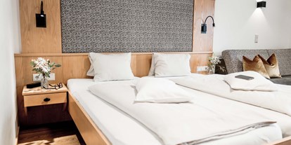 Hotels an der Piste - Ramsau (Bad Goisern am Hallstättersee) - KOMFORTABEL Doppelzimmer mit Couch ohne Teppichboden - B&B Hotel Die Barbara