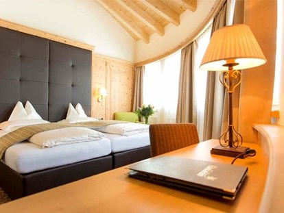 Hotels an der Piste - Hotel-Schwerpunkt: Skifahren & Wellness - Ladis - Gemütliche Zimmer & Suiten - Skihotel Edelweiss Hochsölden