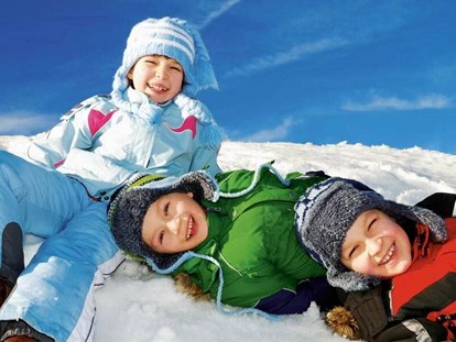 Hotels an der Piste - Hotel-Schwerpunkt: Skifahren & Wellness - Fiss - Skifahren im strahlenden Sonnenschein am Gletscher - Skihotel Edelweiss Hochsölden