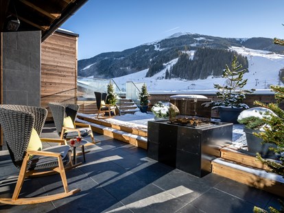 Hotels an der Piste - Klassifizierung: 4 Sterne S - Kirchberg in Tirol - Terrasse mit Aussicht - Hotel DAS ZWÖLFERHAUS