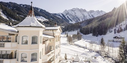 Hotels an der Piste - Sonnenterrasse - Königsleiten - Schönachtal direkt hinter dem Hotel - Traumhotel Alpina ****S