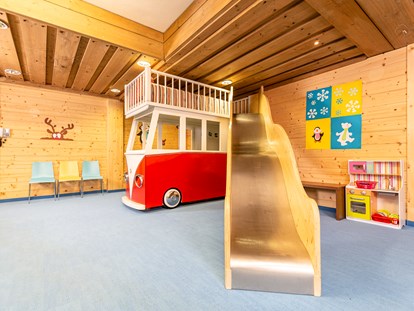 Hotels an der Piste - Skikurs direkt beim Hotel: für Erwachsene - Tirol - Spielzimmer mit täglicher Kinderbetreuung - Kinder- & Gletscherhotel Hintertuxerhof
