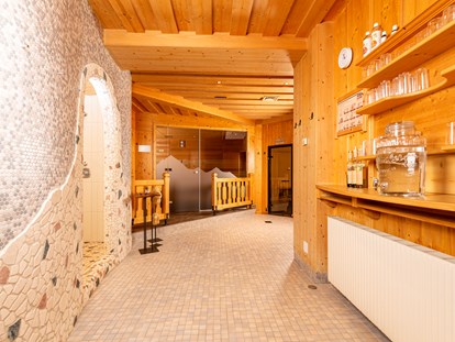Hotels an der Piste - Fügenberg - Wohlfühloase mit Finnischer Sauna, Biosauna, Dampfbad und Infrarotkabine - Kinder- & Gletscherhotel Hintertuxerhof