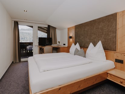 Hotels an der Piste - Hotel-Schwerpunkt: Skifahren & Familie - Radstadt - Doppelzimmer Dachgeschoss - B&B Hotel Die Bergquelle