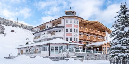 Hotels an der Piste - Skiraum: vorhanden - Königsleiten - TOP LAGE in Gerlos: Zentral aber zurückgesetzt von der Straße direkt an der Skiwiese/Kinderparadies - Landhotel Maria Theresia