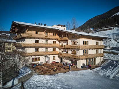 Hotels an der Piste - Saalbach - Herrliche Sonnenterrasse direkt an der Skipiste!  - Dein MOUNTAIN Wohlfühlhotel Johanneshof