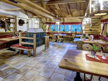 Hotels an der Piste - Hotel-Schwerpunkt: Skifahren & Ruhe - Uriges Restaurant - Berghotel Jaga-Alm