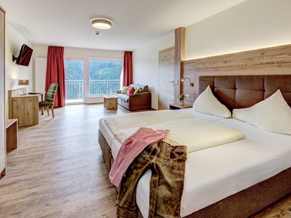 Hotels an der Piste - Hotel-Schwerpunkt: Skifahren & Wellness - Neues Familienzimmer Tauernblick - Berghotel Jaga-Alm