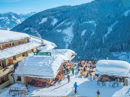 Hotels an der Piste - Hotel-Schwerpunkt: Skifahren & Ruhe - Restaurant mit Terrasse - Berghotel Jaga-Alm