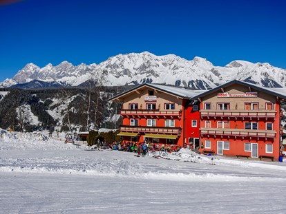 Hotels an der Piste - Skikurs direkt beim Hotel: für Erwachsene - Schladming-Dachstein - Aussenansicht Winter Hotel Pariente - Hotel Restaurant Pariente