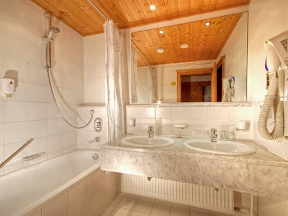 Hotels an der Piste - Hotel-Schwerpunkt: Skifahren & Familie - Matrei in Osttirol - Doppelzimmer 35 m2 - Hotel Goldried