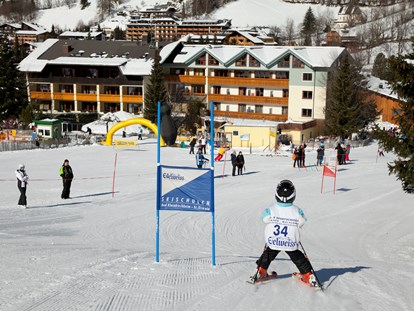 Hotels an der Piste - Skikurs direkt beim Hotel: für Kinder - Skigebiet Bad Kleinkirchheim - Skispaß direkt am Hotel - Familien- & Sporthotel Kärntnerhof****