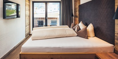 Hotels an der Piste - Hotel-Schwerpunkt: Skifahren & Familie - Nauders - Hotel Cores Fiss Panoramazimmer - Hotel Cores
