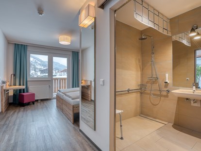 Hotels an der Piste - Hotel-Schwerpunkt: Skifahren & Familie - Rennweg (Rennweg am Katschberg) - Barrierefreies Standard Zimmer - COOEE alpin Hotel Bad Kleinkirchheim