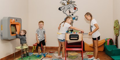 Hotels an der Piste - Kinderbetreuung - Dienten am Hochkönig - Viel Spaß im Spielraum - Hotel Auhof