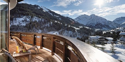 Hotels an der Piste - Skikurs direkt beim Hotel: für Kinder - Skigebiet Oberstdorf Kleinwalsertal - Ausblick vom Balkon - Travel Charme Ifen Hotel