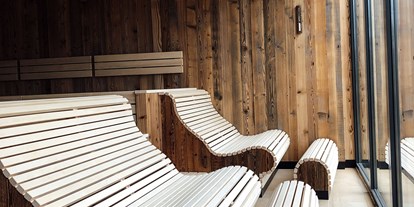 Hotels an der Piste - Skiraum: versperrbar - Mellau - Finnische Sauna mit Panoramafensterfront - Travel Charme Ifen Hotel