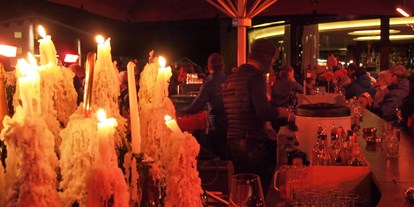 Hotels an der Piste - Hotel-Schwerpunkt: Skifahren & Party - Après Ski an der Krone Eisbar in Lech - Romantik Hotel Die Krone von Lech