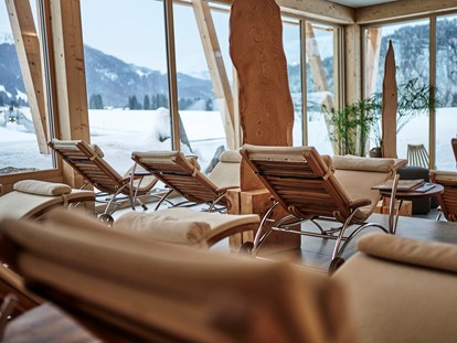 Hotels an der Piste - Skikurs direkt beim Hotel: für Kinder - Lech - Ruheraum Sauna - HUBERTUS MOUNTAIN REFUGIO ALLGÄU