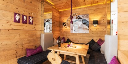 Hotels an der Piste - Skiservice: Skireparatur - Pongau - gemütliche Stube  - Berghotel Sonnhof