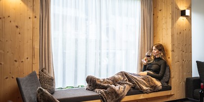 Hotels an der Piste - Sonnenterrasse - Treffen (Treffen am Ossiacher See) - Gemütlichkeit im Chalet Deluxe mit Panoramafenster - Trattlers Hof-Chalets
