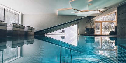 Hotels an der Piste - Parkplatz: gebührenpflichtig beim Hotel - Samnaun Dorf - Infinity Pool - Elizabeth Arthotel