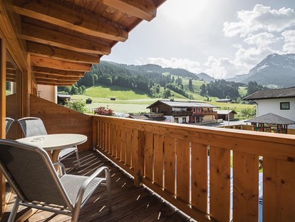 Hotels an der Piste - Hotel-Schwerpunkt: Skifahren & Tourengehen - Dienten am Hochkönig - Ausblick vom Balkon - Familienhotel Botenwirt ***S