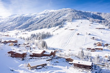 Skihotel: Winteransicht mit Einstieg ins Skigebiet - Galtenberg Family & Wellness Resort