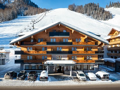 Hotels an der Piste - Parkplatz: kostenlos beim Hotel - Ski in, Ski out - **** Hotel Alpenrose Zauchensee